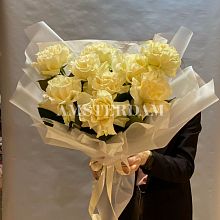 Белые французские розы