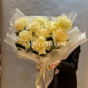 Белые французские розы