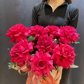 Розы в шляпной коробке