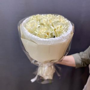 Букет из 7 белых роз