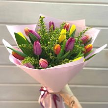 15 весенних тюльпанов 