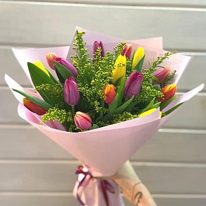 15 весенних тюльпанов 